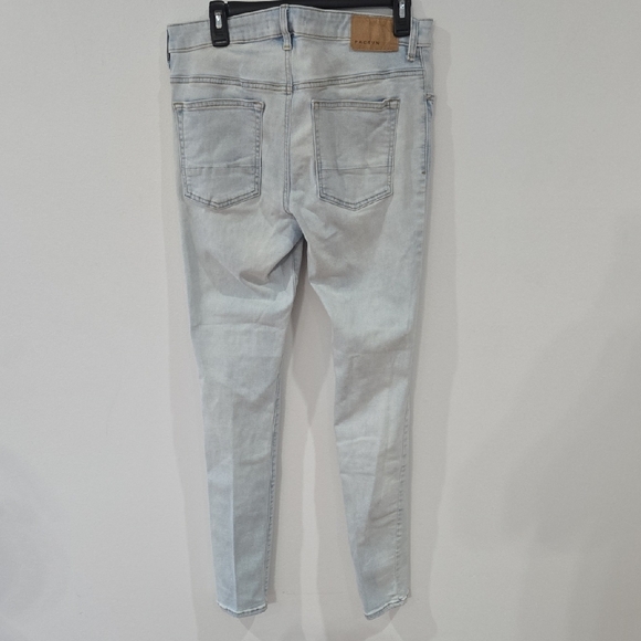 PacSun 31x32 Light Blue Skinny Jeans - Picture 7 of 10